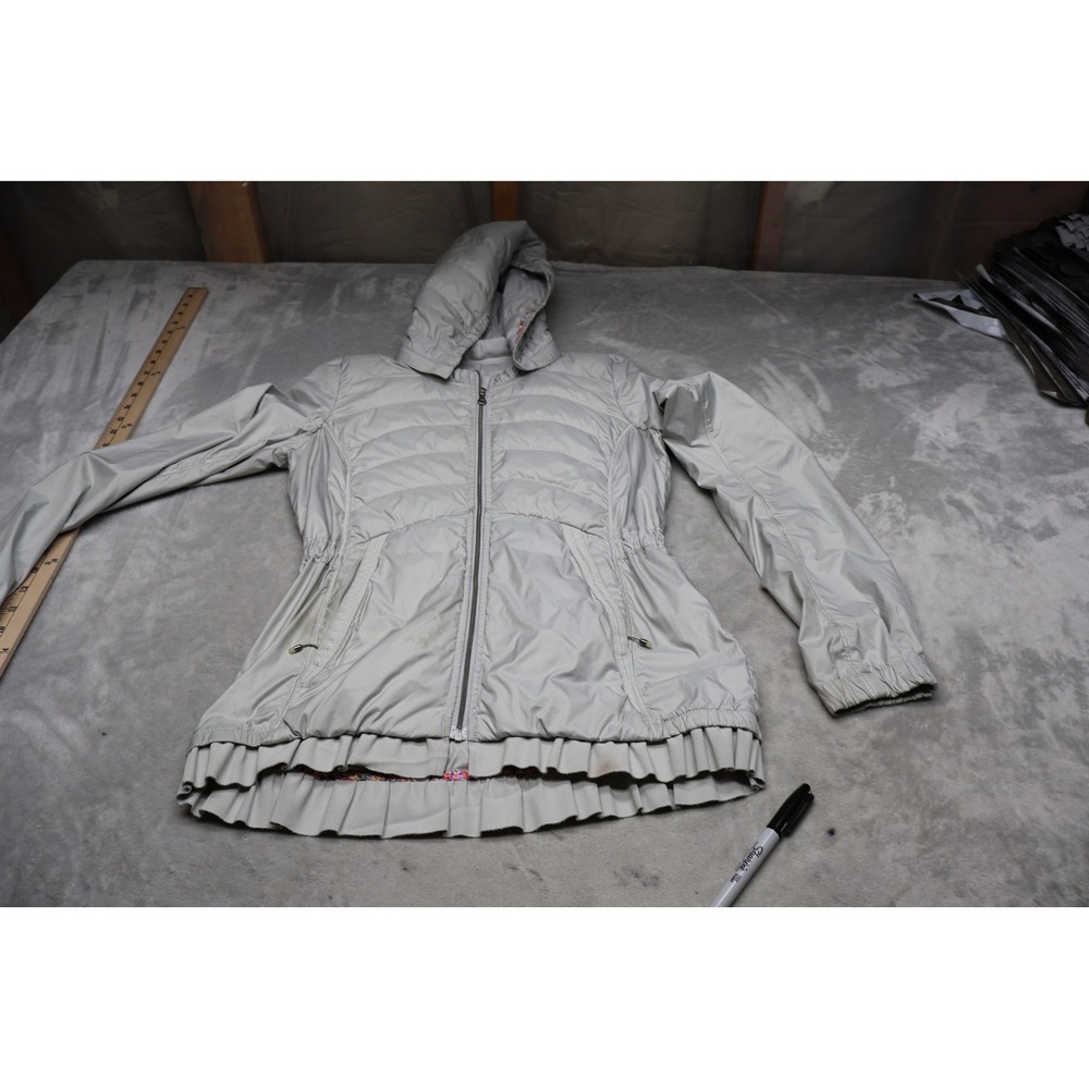 Lululemon Jacket Women 4 White Spring Fling Puffy Lightweight Hooded Pleated Hem